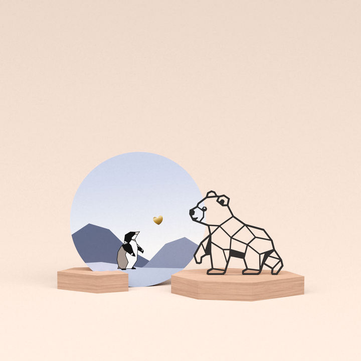 luxe cadeau kaartstandaard met beertje illustratie en ronde kaart kleine pinguin