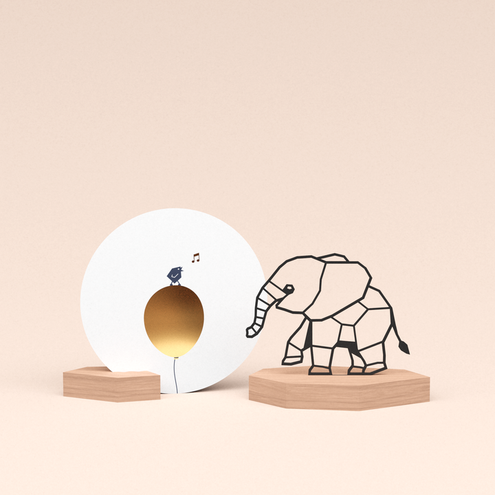 luxe cadeau kaartstandaard met olifantje illustratie en ronde kaart tjiep hoera