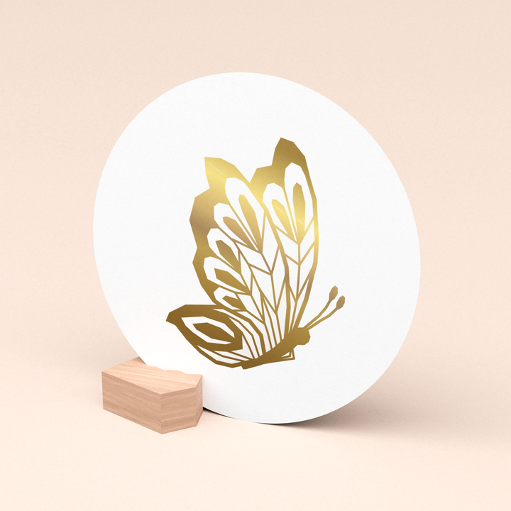 luxe ronde kaart gouden vlinder met houten kaarthouder