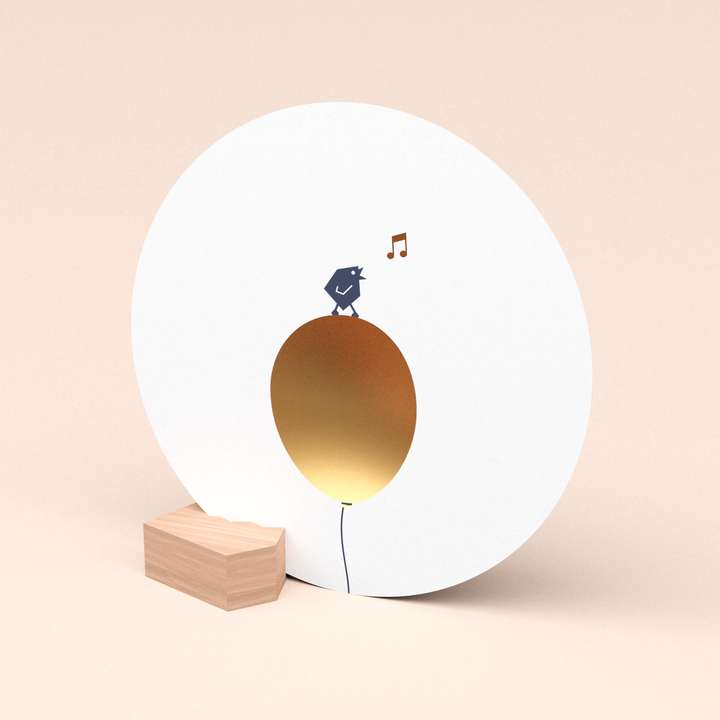 mooie ronde kaart tjiep hoera met houten kaartblokje