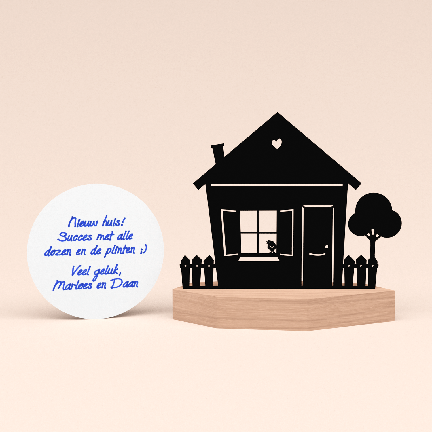 Housewarming  illustraties in houten standaard