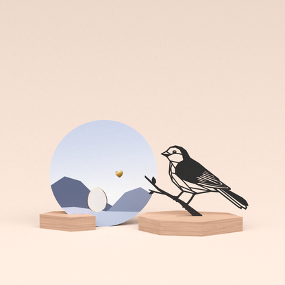 luxe cadeau woondecoratie met vogel | mus illustratie en ronde wenskaart kleintje op komst 