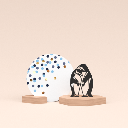luxe cadeau wenskaarthouder met pinguin stelletje illustratie en ronde wenskaart confetti blauw