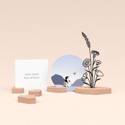 premium wenskaarthouder cadeauset met bloemenboeket illustratie en luxe ronde kaart hoera een broertje of zusje