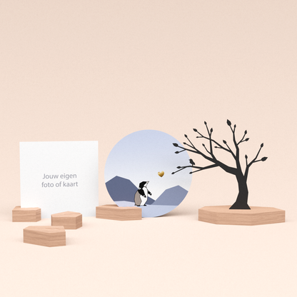 premium wenskaarthouder cadeauset met boom illustratie en luxe ronde kaart kleine pinguin 