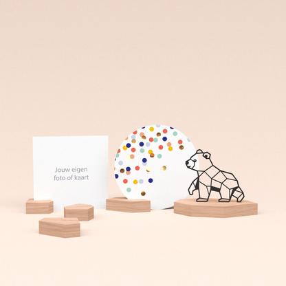 premium wenskaarthouder cadeauset met beer illustratie en luxe ronde kaart confetti feest 