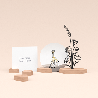 premium fotohouder cadeauset met bloemenboeket illustratie en luxe ronde wenskaart girafje 