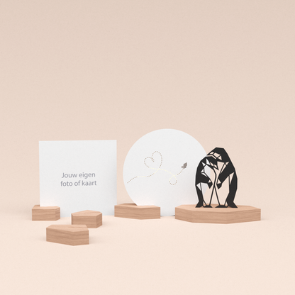 premium wenskaarthouder cadeauset met pinguins illustratie en luxe ronde kaart liefdevolle vlinder 