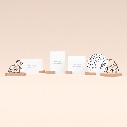 ultieme fotohouder kraamcadeauset voor jongens met beer en olifant illustratie en met ronde kaart confetti blauw