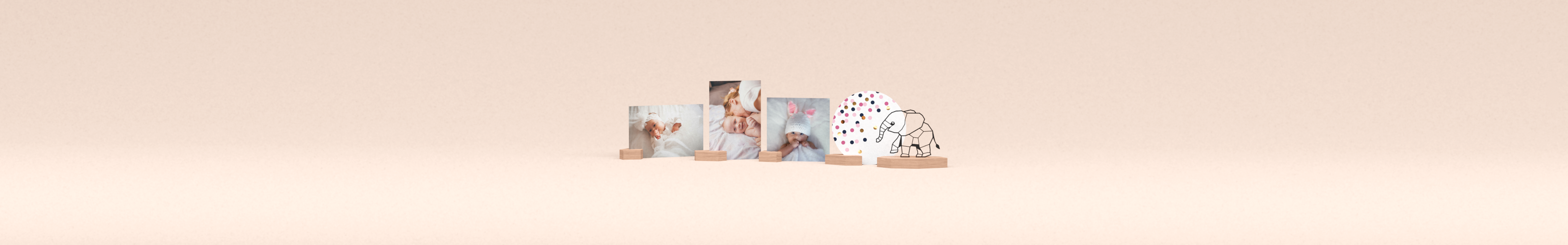 geboortecadeau babykamerdecoratie met design illustraties olifantje en houten fotohouder blokjes voor babyfoto's