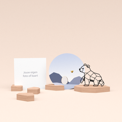 premium wenskaarthouder cadeauset met beer illustratie en luxe ronde kaart kleintje op komst! 