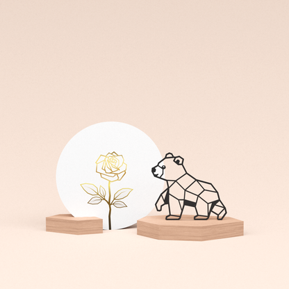 luxe cadeau wenskaarthouder met beertje illustratie en ronde wenskaart roos wit 