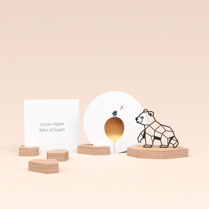 premium wenskaarthouder cadeauset met beer illustratie en luxe ronde kaart tjiep hoera! 