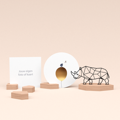 premium fotohouder cadeauset met neushoorn illustratie en luxe ronde wenskaart tjiep hoera! 