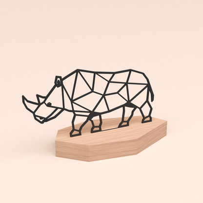 polygone design illustratie neushoorn in kersenhouten standaard  