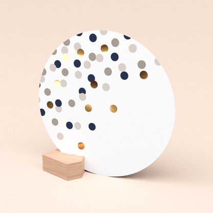 luxe ronde wenskaart confetti champagne met goud in houten kaarthouder blokje