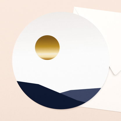 ronde ansichtkaart zonsondergang met goud in luxe envelop  