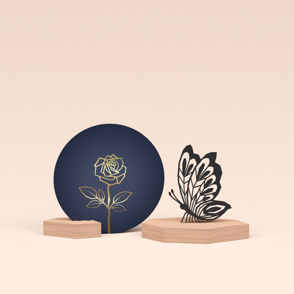 luxe cadeau woondecoratie met vlinder illustratie en ronde wenskaart roos blauw 