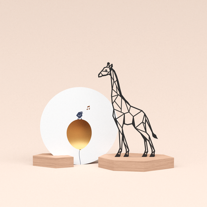 luxe cadeau kaartstandaard met giraf illustratie en ronde kaart tjiep hoera