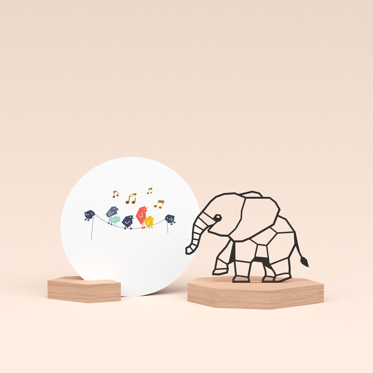 luxe cadeau woondecoratie met olifantje illustratie en ronde wenskaart tjieperdepiep hoera