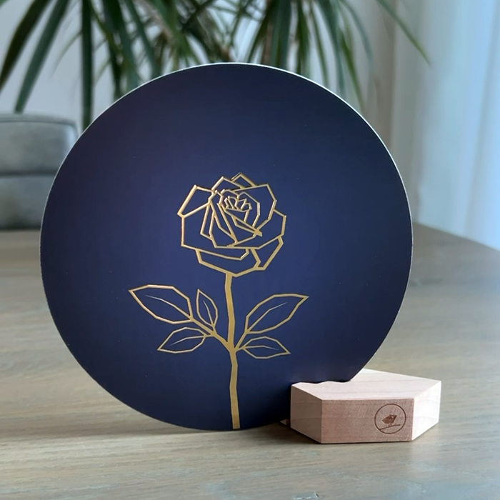 Roos (blauw) kaart met houten kaarthouder