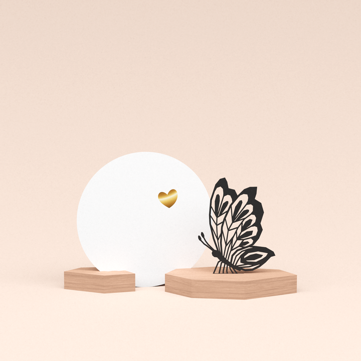 luxe cadeau kaartstandaard met vlinder illustratie en ronde kaart veel liefs